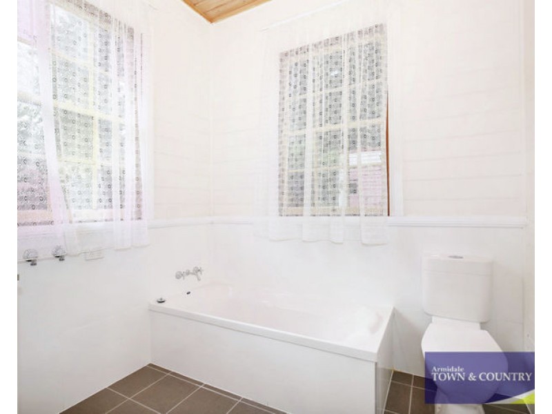 2 Jewell Avenue, Armidale NSW 2350