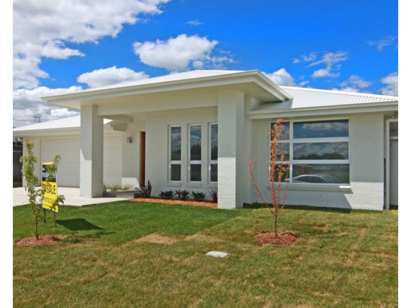 16 Albion Close, Armidale NSW 2350