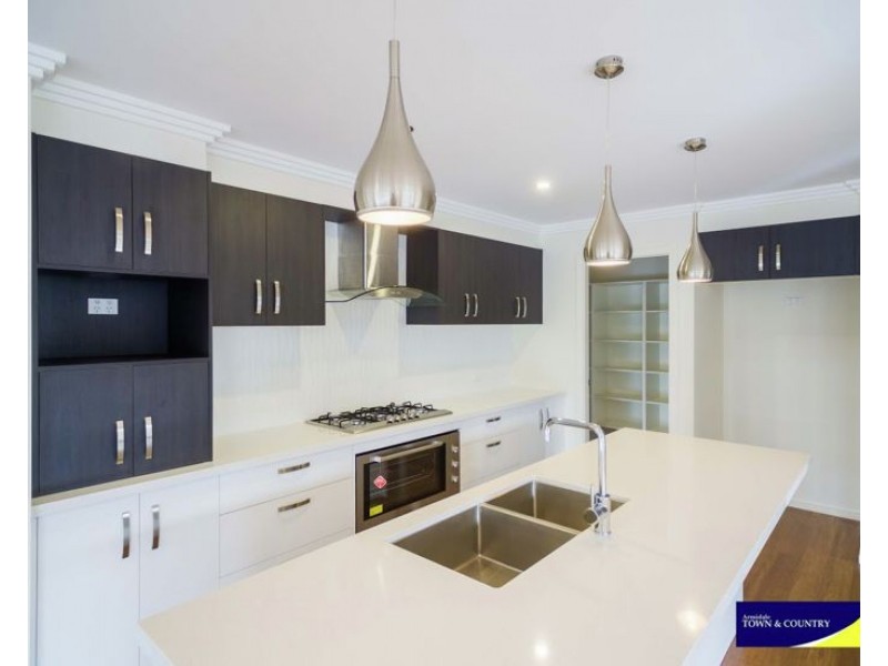 16 Albion Close, Armidale NSW 2350