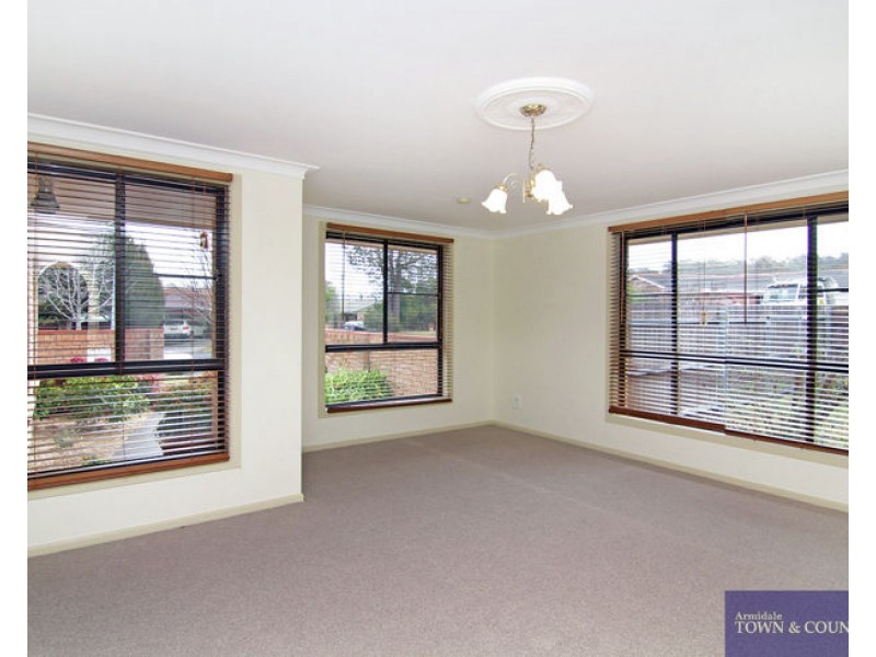 10 Patricia Close, Armidale NSW 2350