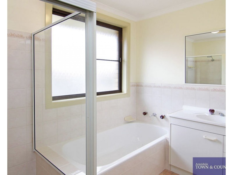 10 Patricia Close, Armidale NSW 2350