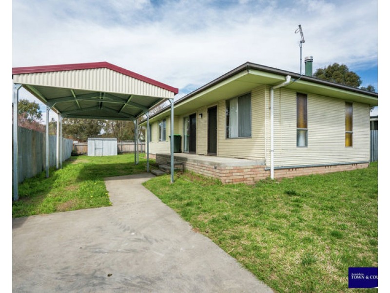 99 Golgotha Street, Armidale NSW 2350