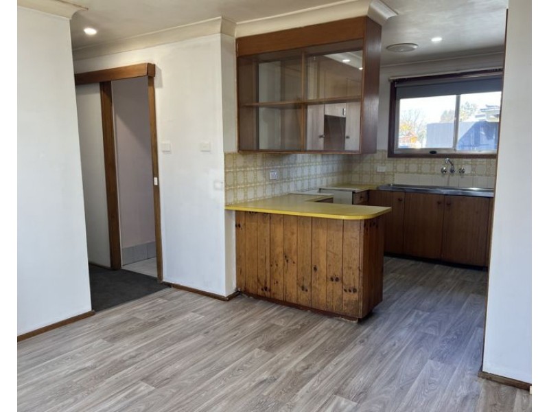 99 Golgotha Street, Armidale NSW 2350