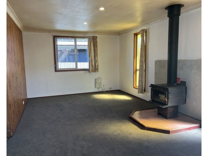 99 Golgotha Street, Armidale NSW 2350