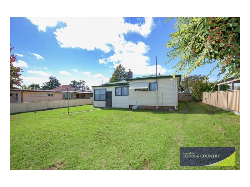 7 Barry Street, Armidale NSW 2350