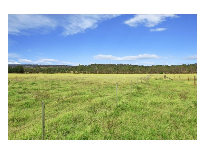 137 Long Swamp Road, Armidale NSW 2350
