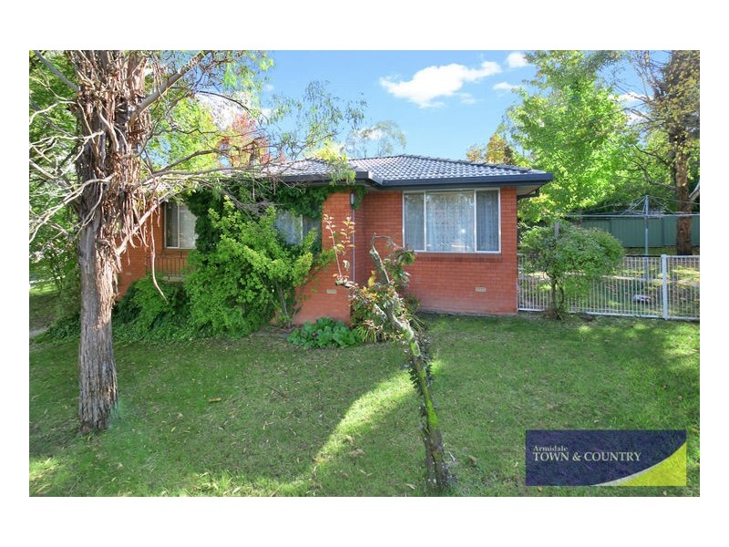 13 Carey Avenue, Armidale NSW 2350