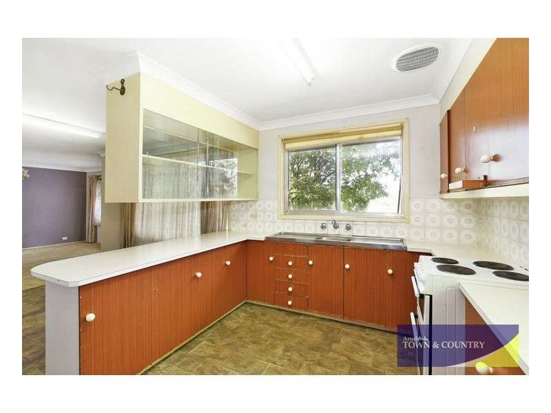 13 Carey Avenue, Armidale NSW 2350