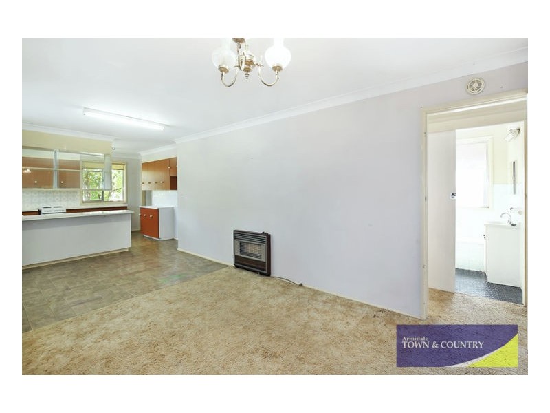 13 Carey Avenue, Armidale NSW 2350
