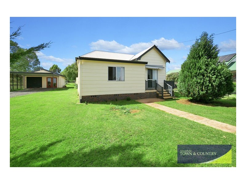 24 Oban Street, Guyra NSW 2365