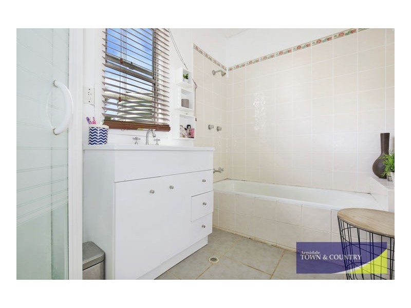 24 Oban Street, Guyra NSW 2365