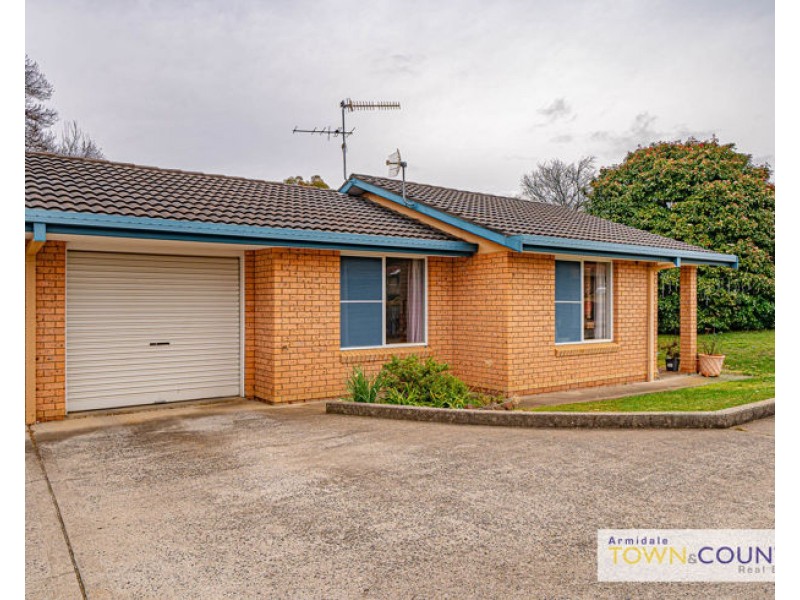 1/10 Northey Drive, Armidale NSW 2350