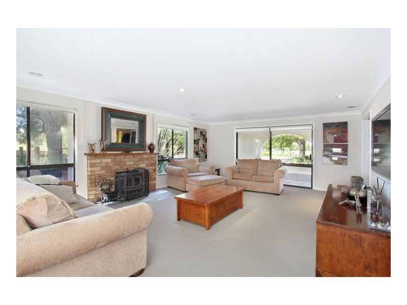 8 Barloo Road, Armidale NSW 2350