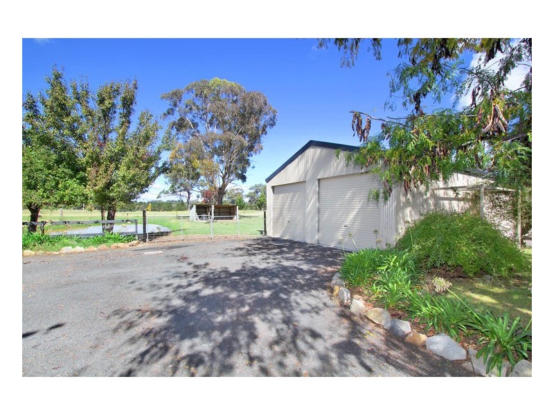 8 Barloo Road, Armidale NSW 2350