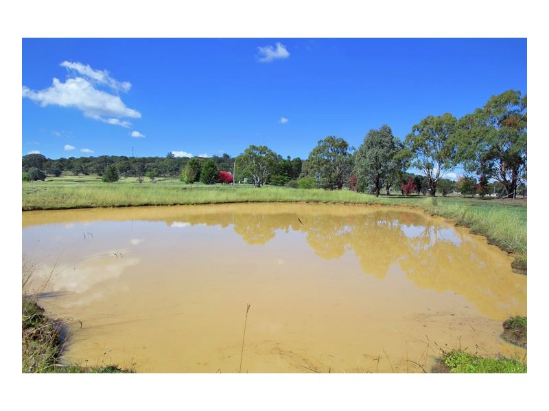 8 Barloo Road, Armidale NSW 2350
