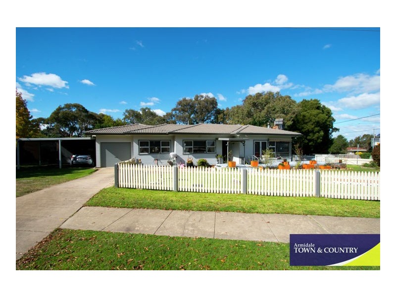 81 Erskine Street, Armidale NSW 2350