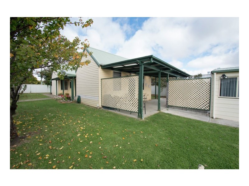 100 Golgotha Street, Armidale NSW 2350