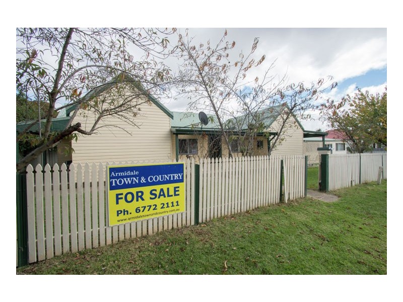 100 Golgotha Street, Armidale NSW 2350