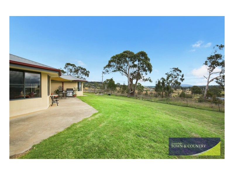 2 Durham Road, Armidale NSW 2350