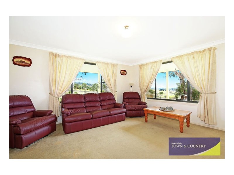 2 Durham Road, Armidale NSW 2350