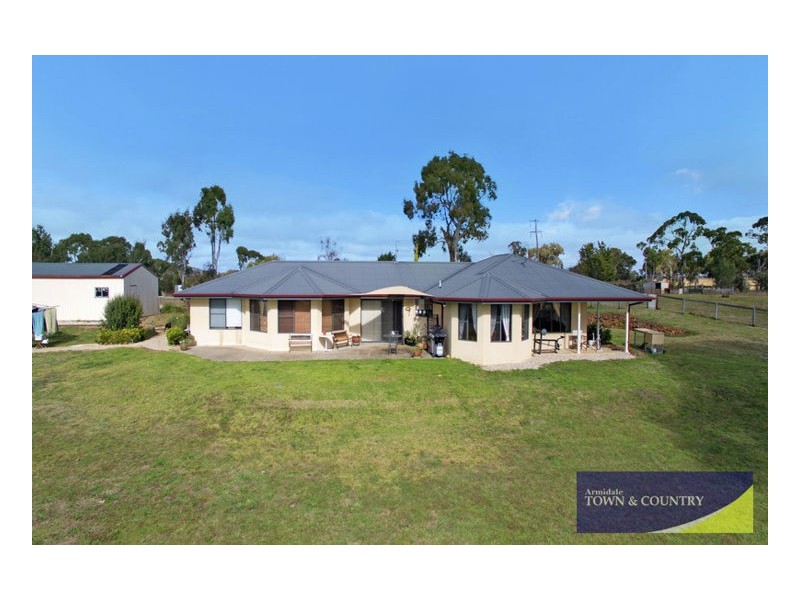 2 Durham Road, Armidale NSW 2350