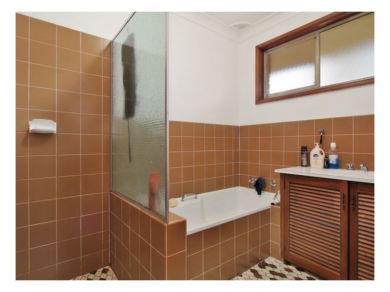 8 High Street, Armidale NSW 2350