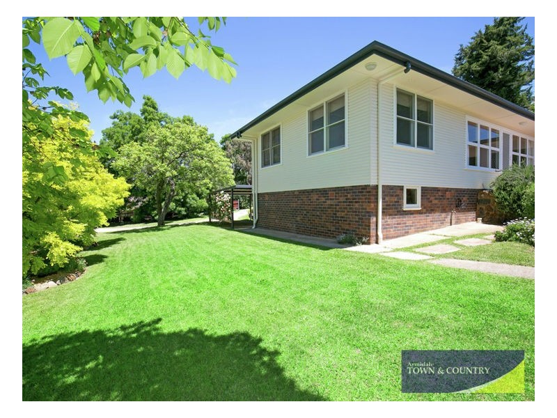 9 Cotswold Avenue, Armidale NSW 2350
