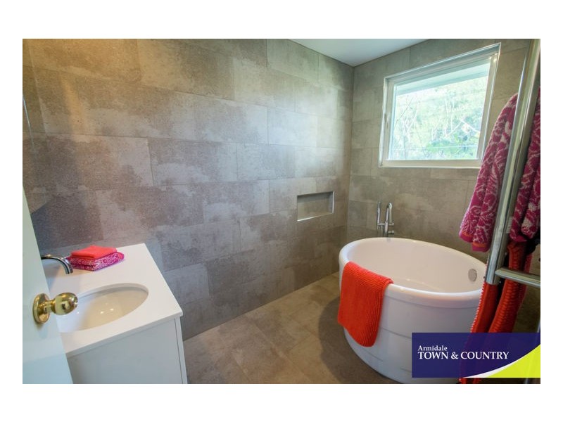 53 Budumba Road, Armidale NSW 2350