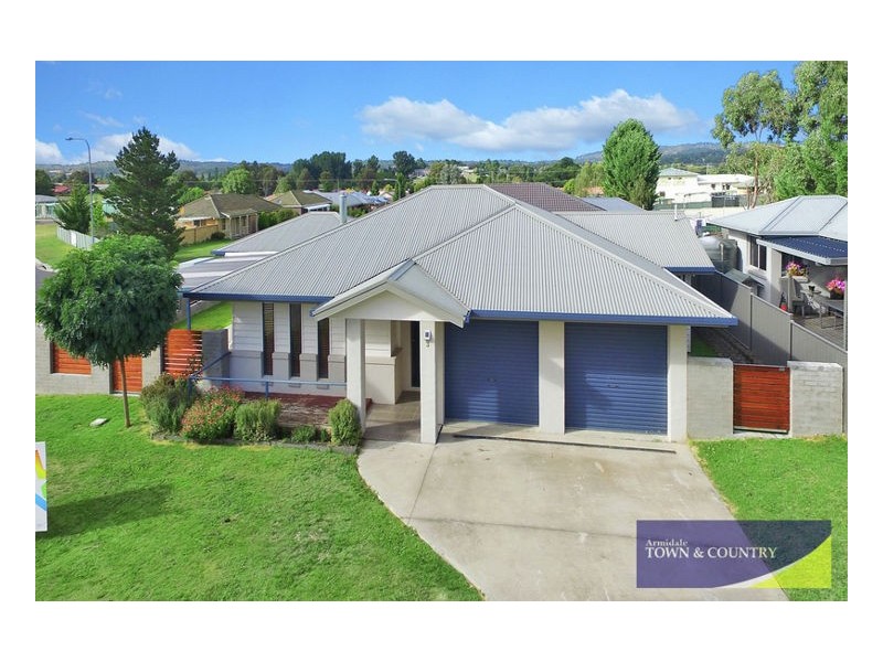 3 Albion Close, Armidale NSW 2350