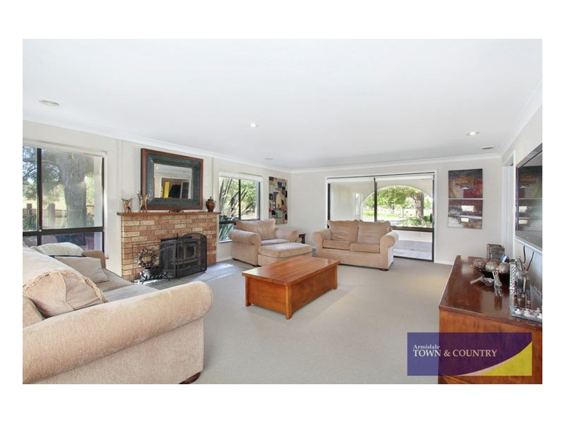 8 Barloo Road, Armidale NSW 2350