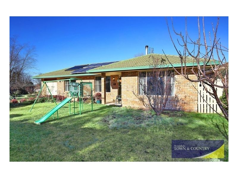 2 Florence Crescent, Armidale NSW 2350