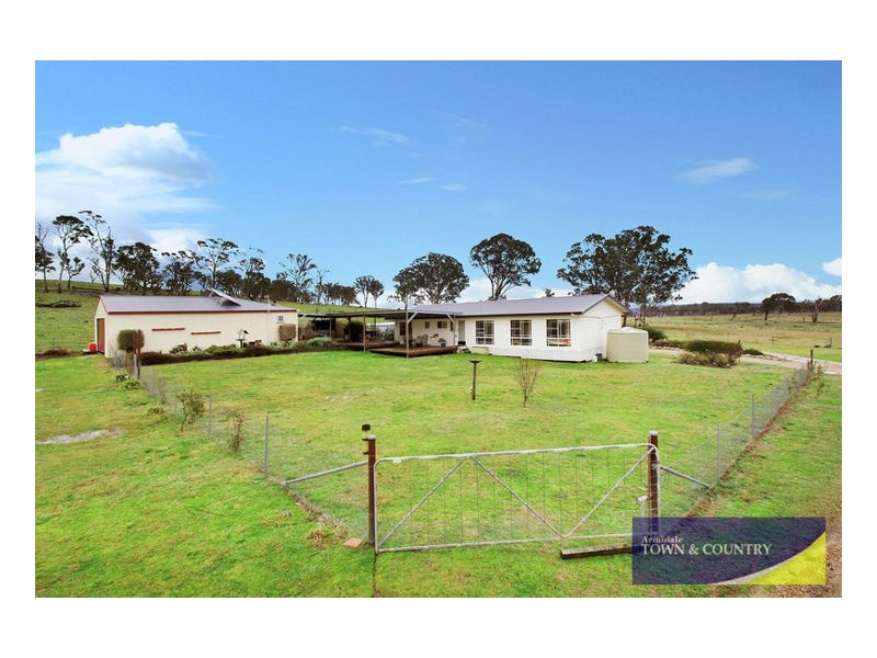 133 Lochaven Road, Armidale NSW 2350