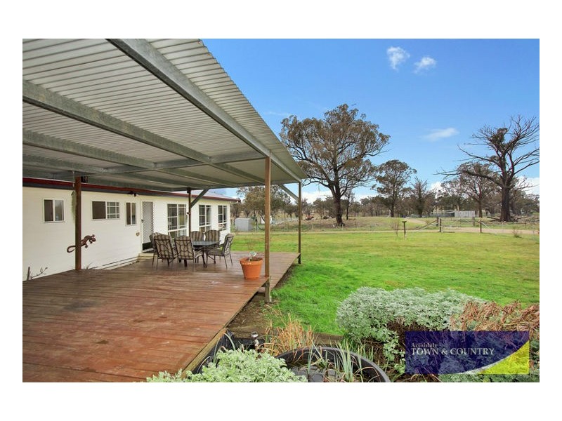 133 Lochaven Road, Armidale NSW 2350