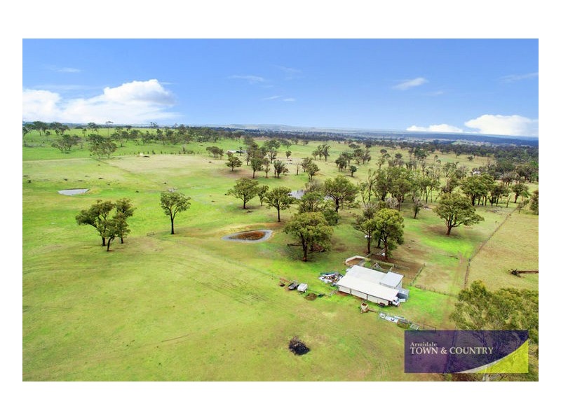 133 Lochaven Road, Armidale NSW 2350