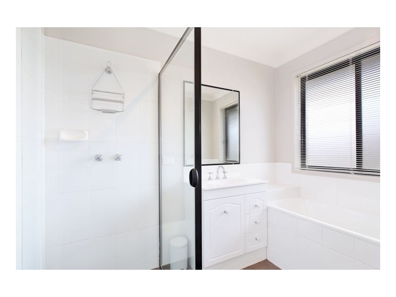 4 Earle Page Drive, Armidale NSW 2350