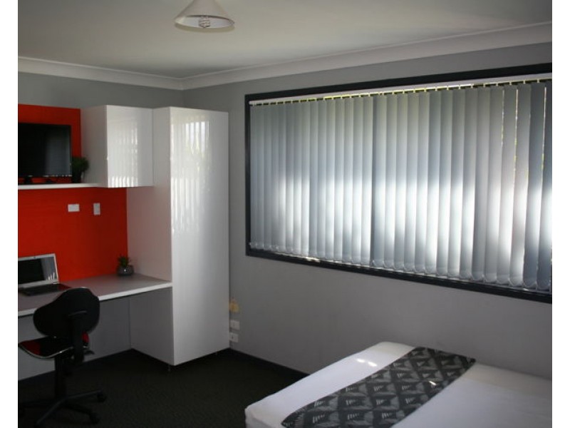 Room 4/4 Salmon Avenue, Armidale NSW 2350