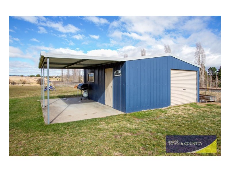 1 Sandon Close, Uralla NSW 2358