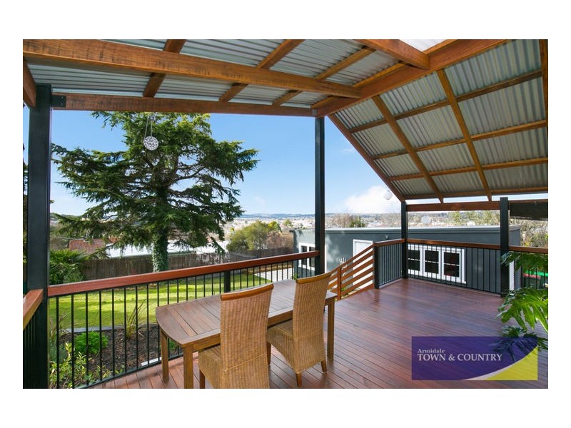 27 Laurence Avenue, Armidale NSW 2350