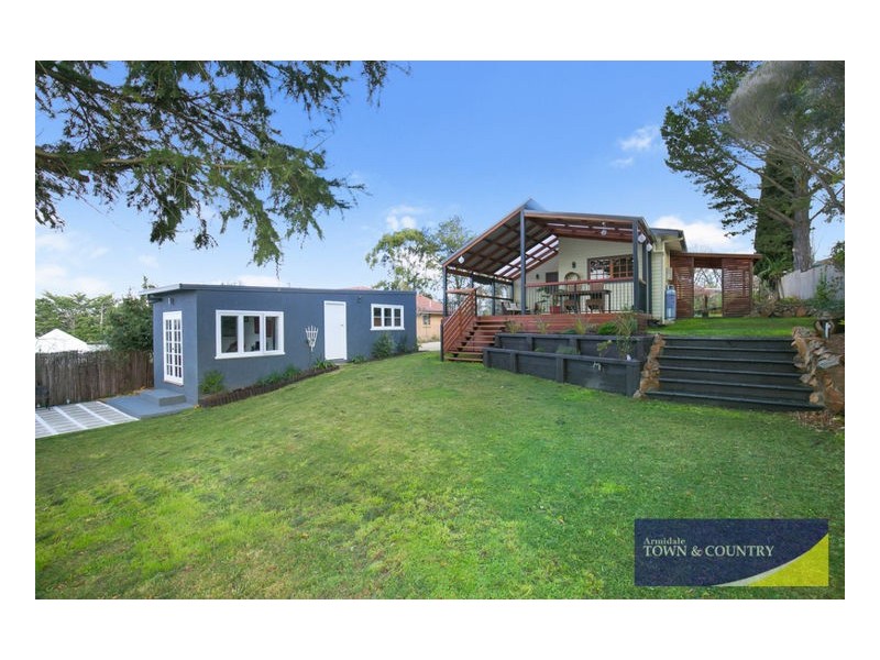 27 Laurence Avenue, Armidale NSW 2350