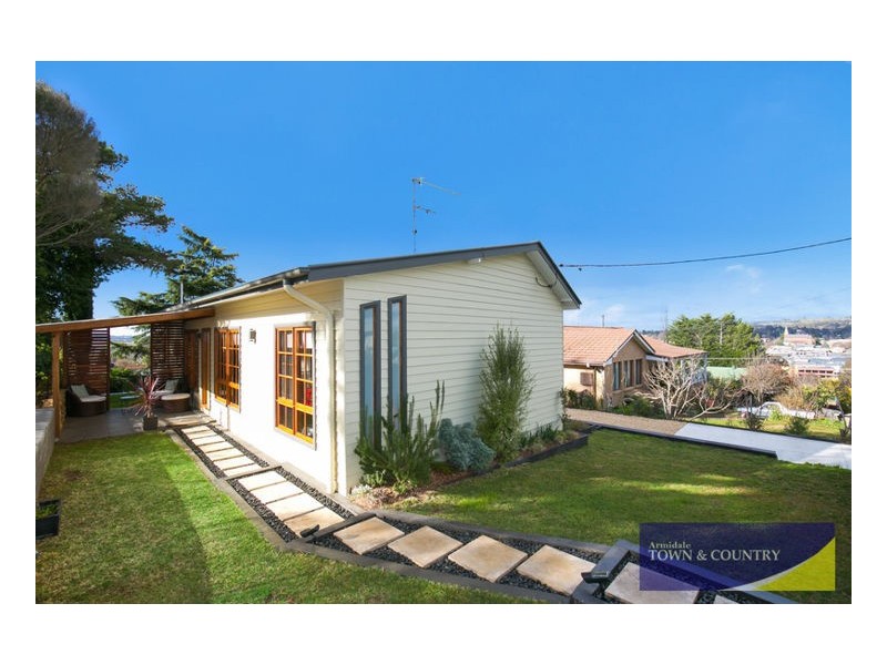 27 Laurence Avenue, Armidale NSW 2350