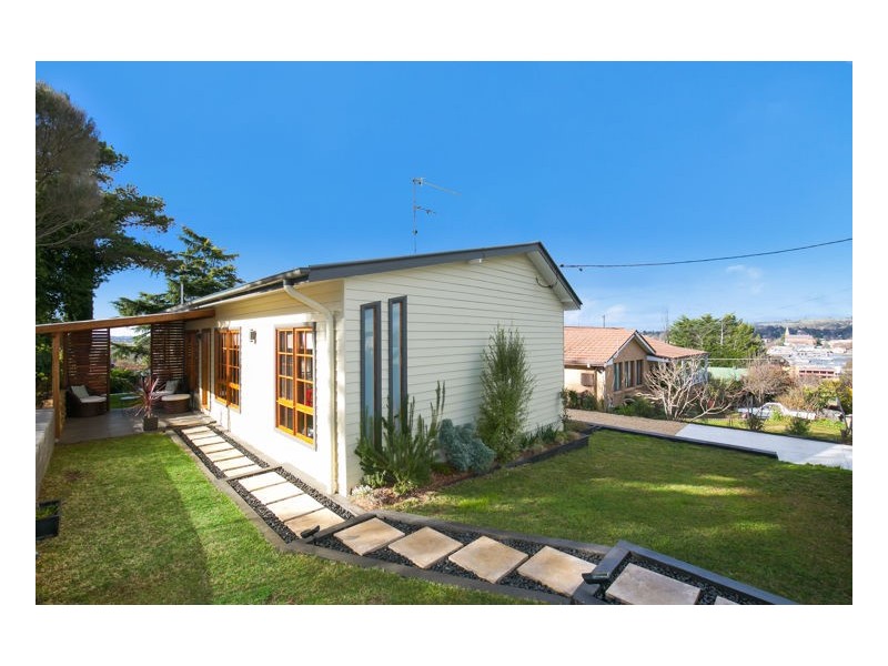 27 Laurence Avenue, Armidale NSW 2350