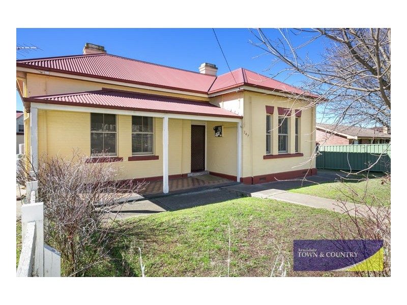 247 Brown Street, Armidale NSW 2350