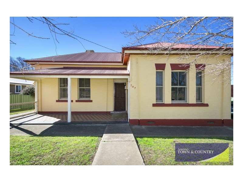247 Brown Street, Armidale NSW 2350