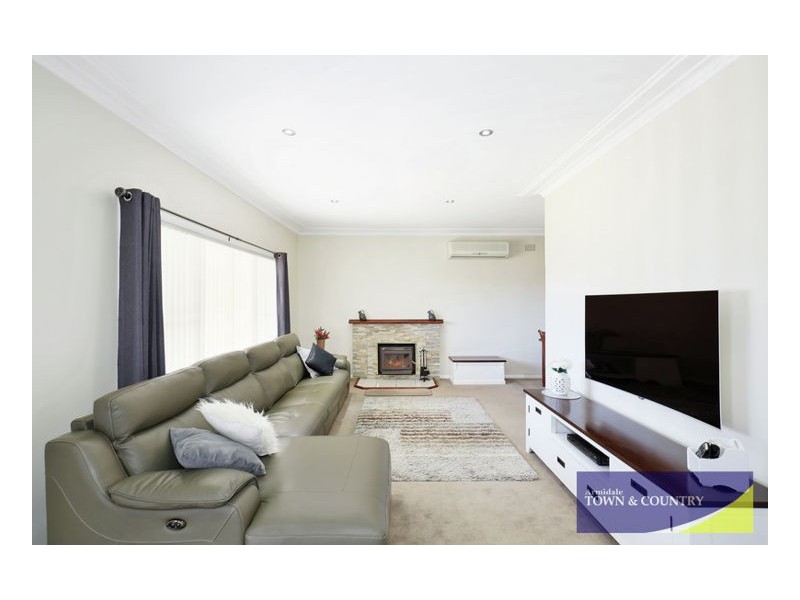 10 Holmes Avenue, Armidale NSW 2350