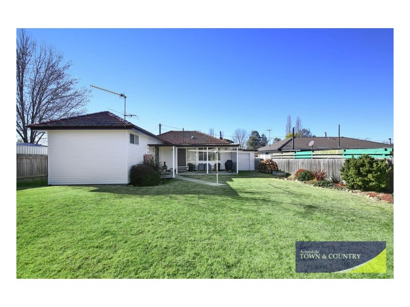 10 Holmes Avenue, Armidale NSW 2350