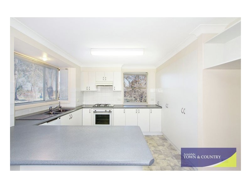 6 Campbell Parade, Armidale NSW 2350