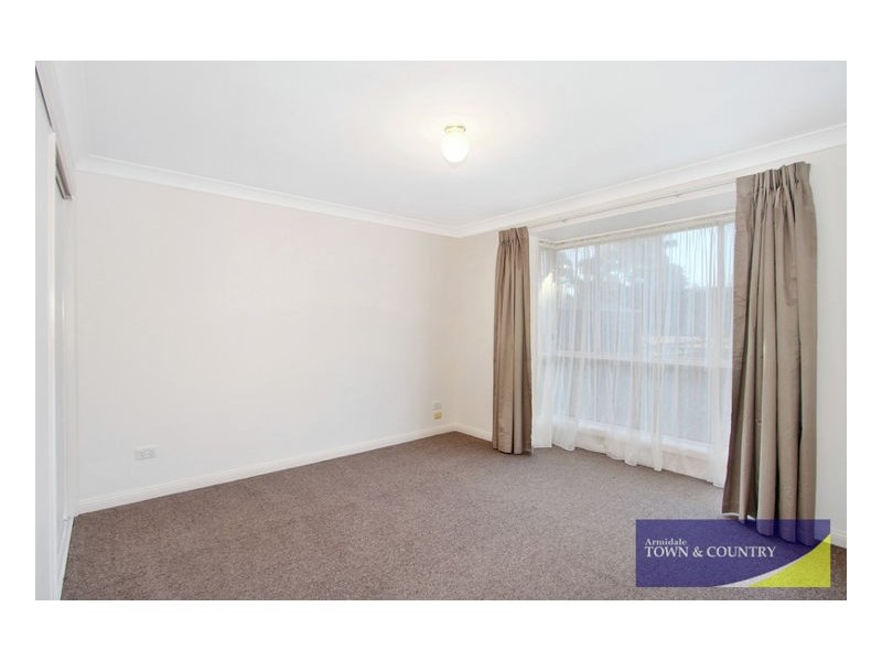 6 Campbell Parade, Armidale NSW 2350
