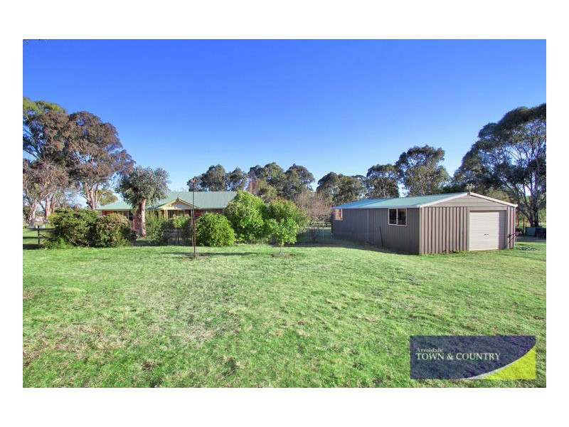6 Campbell Parade, Armidale NSW 2350