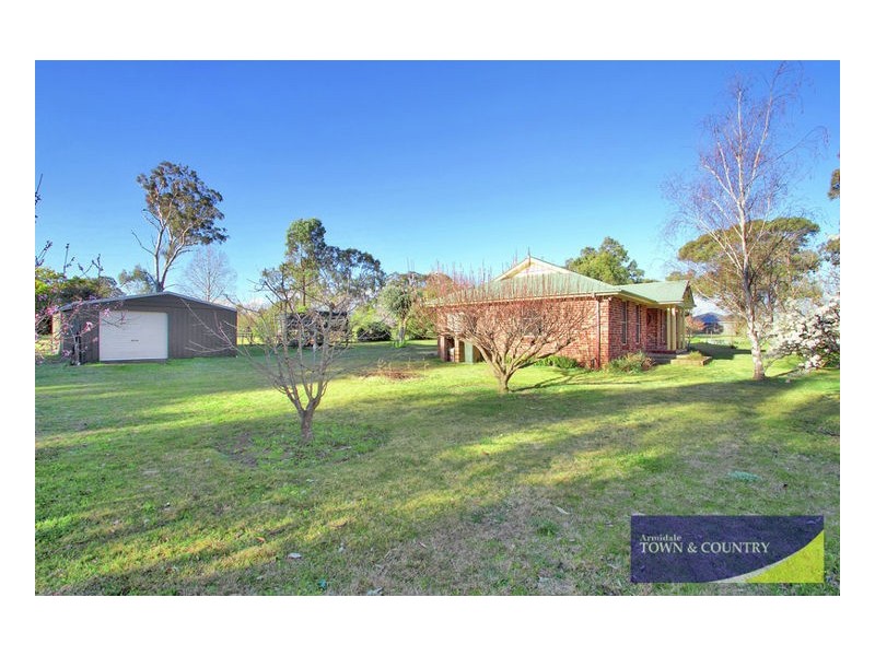 6 Campbell Parade, Armidale NSW 2350
