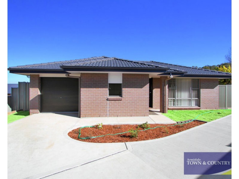 1/8 Peterson Drive, Armidale NSW 2350